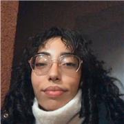 Erudiante en 1ere année d’AES , je peux enseigner à des élèves de collège comme de primaire et lycée. Titulaire d’un bac scientifique, j’ai des compétences en sciences également. Je suis douée en anglais et espagnol :je maitrise bien la langue française